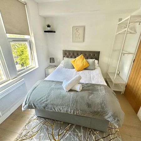 Cosy En-Suite Room In Stratford Londra Esterno foto