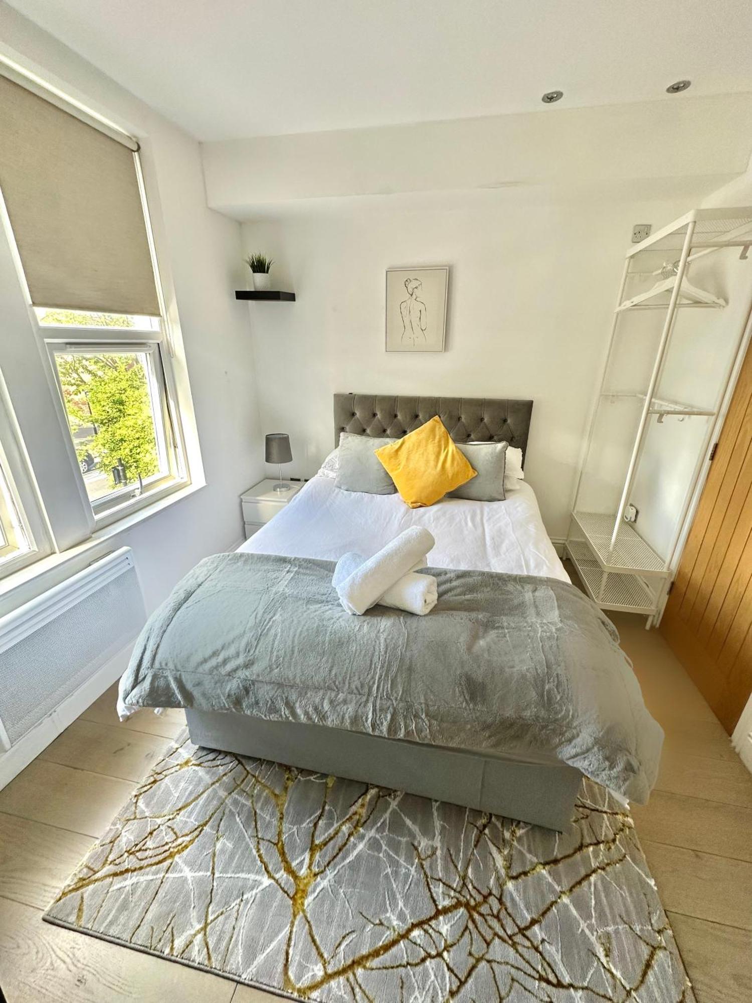 Cosy En-Suite Room In Stratford Londra Esterno foto