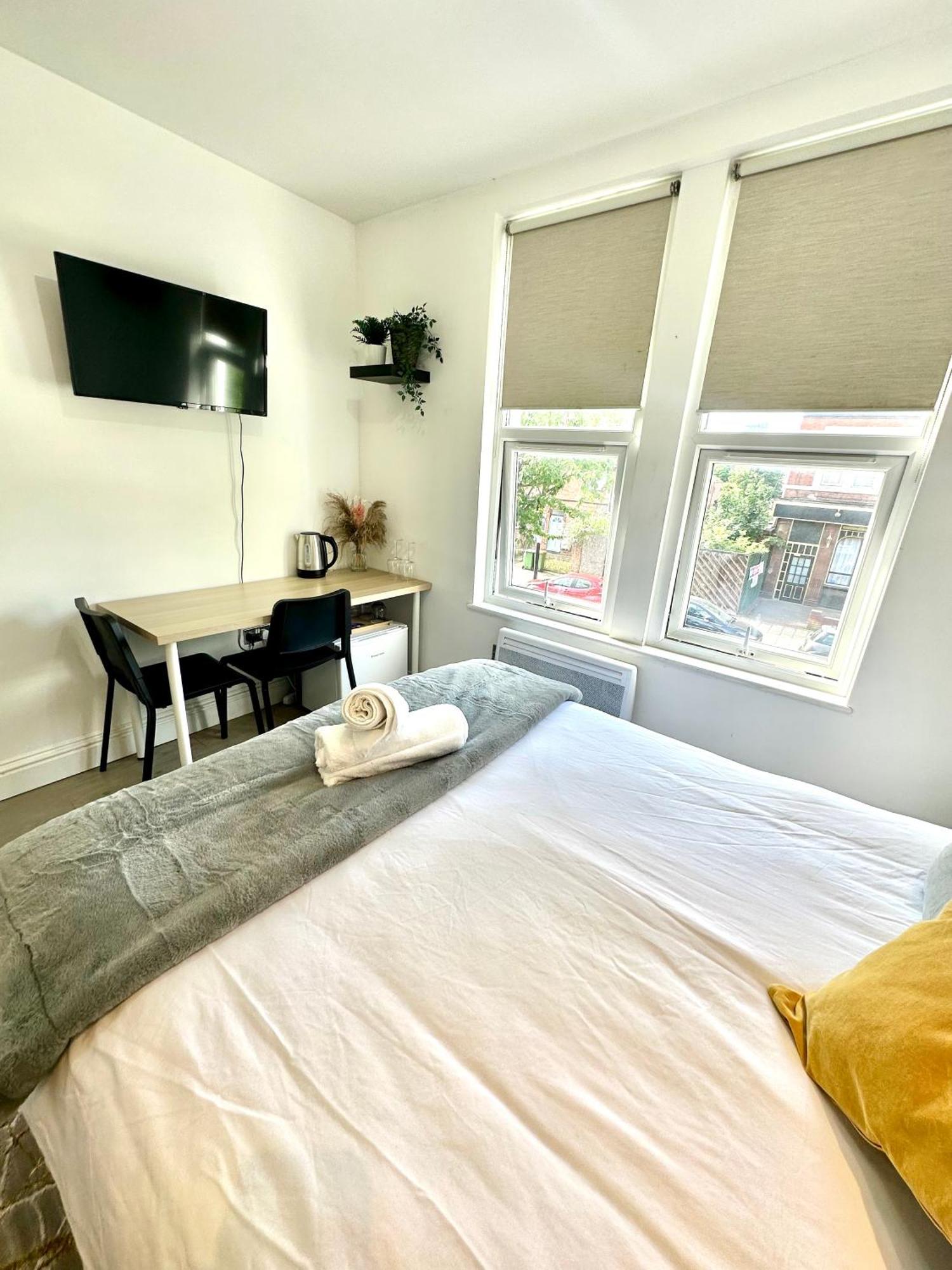 Cosy En-Suite Room In Stratford Londra Esterno foto