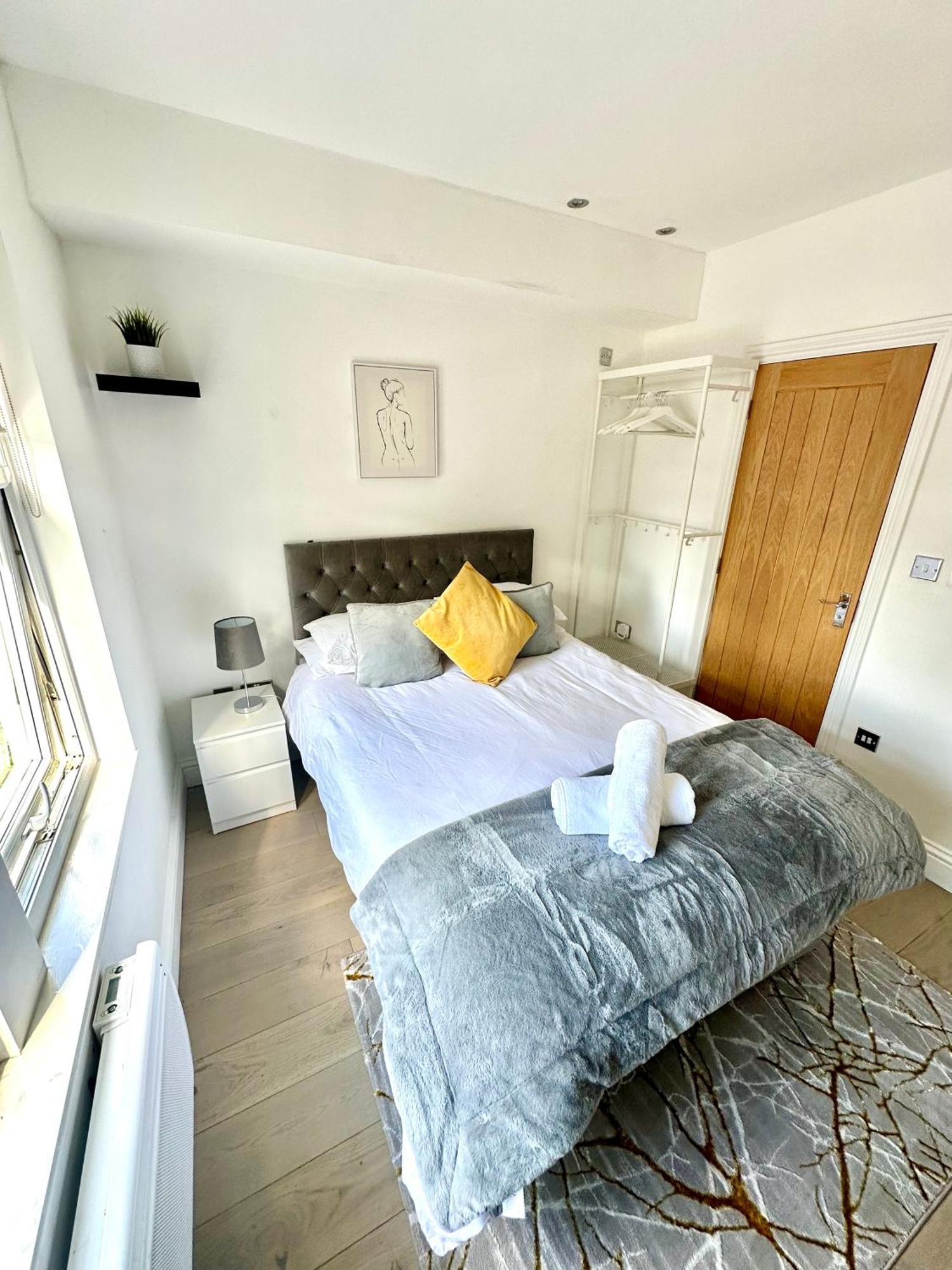 Cosy En-Suite Room In Stratford Londra Esterno foto